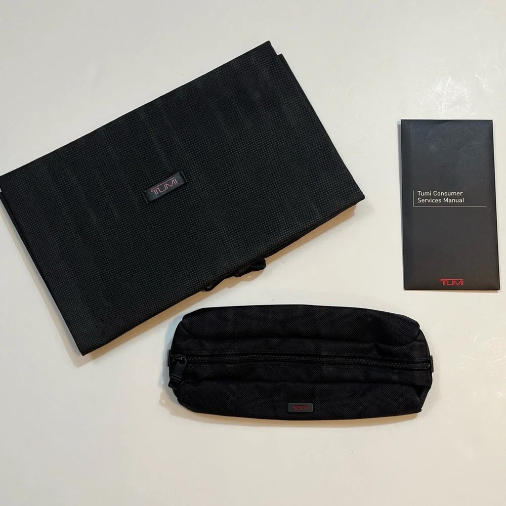 TUMI 96141DH Black Leather Shoulder Laptop Bag
